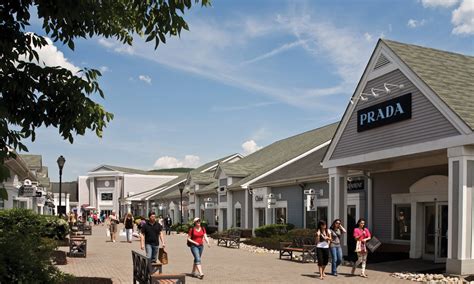 st john outlet Woodbury Commons